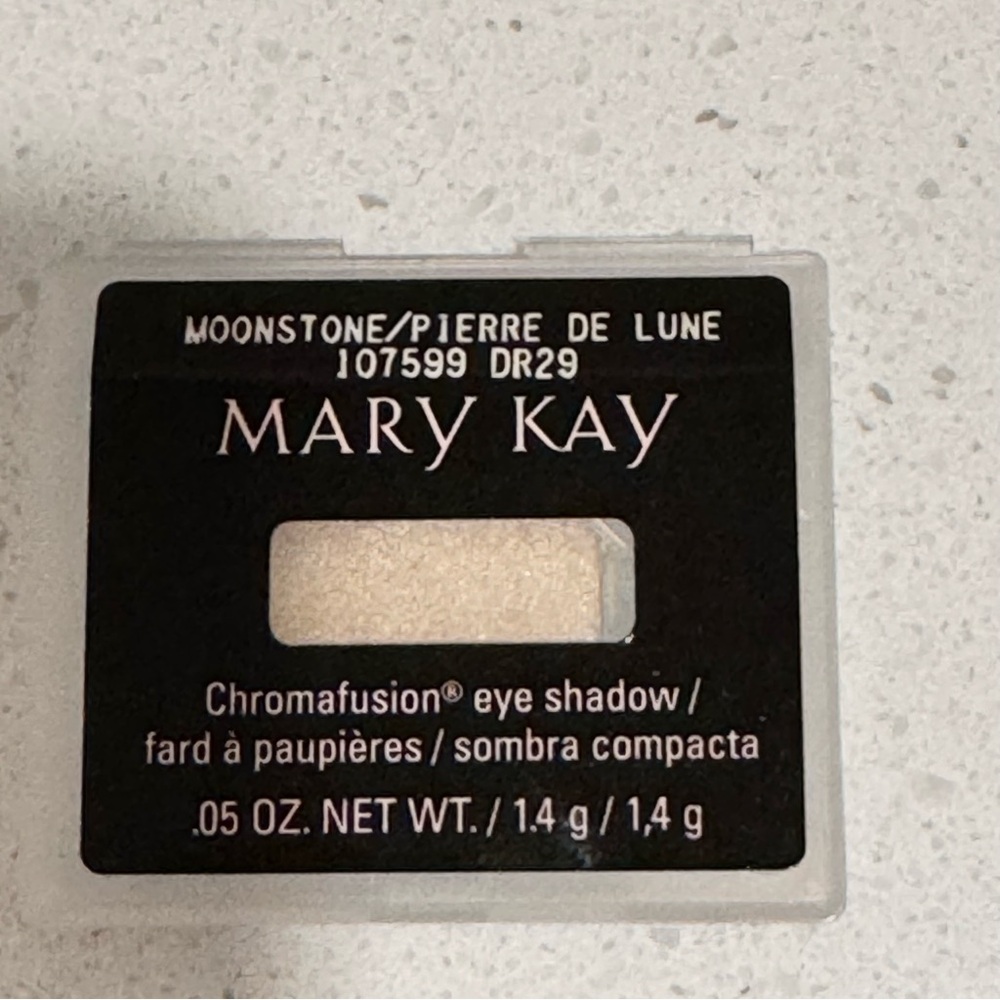 NEW Mary Kay Moonstone Eyeshadow